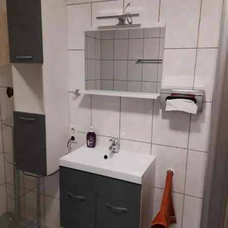 Haus Am Huegel * Altstrimmig