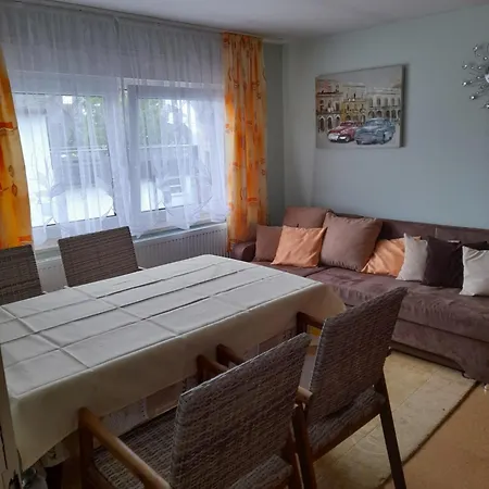 Проживание в семье Haus Am Huegel *