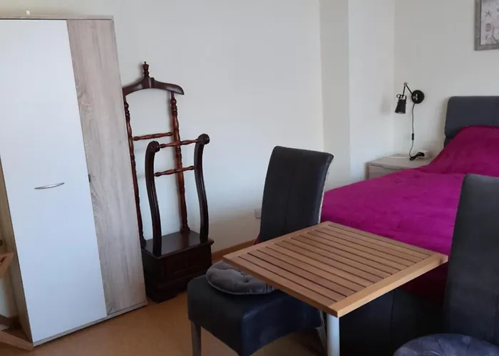 Haus Am Huegel 民宿 Altstrimmig